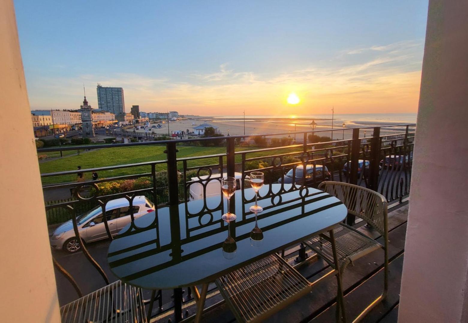 Sunset Point Apts - Aqua Therapy Margate