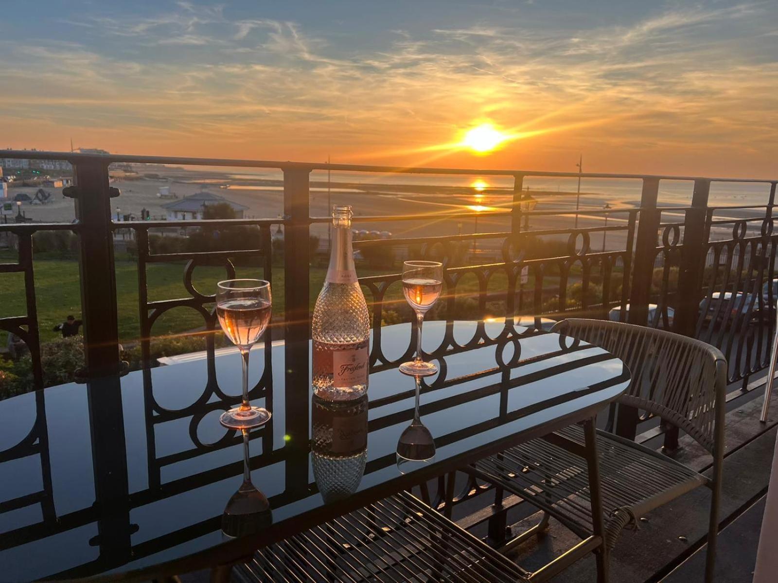 Sunset Point Apts - Aqua Therapy Apartment Margate
