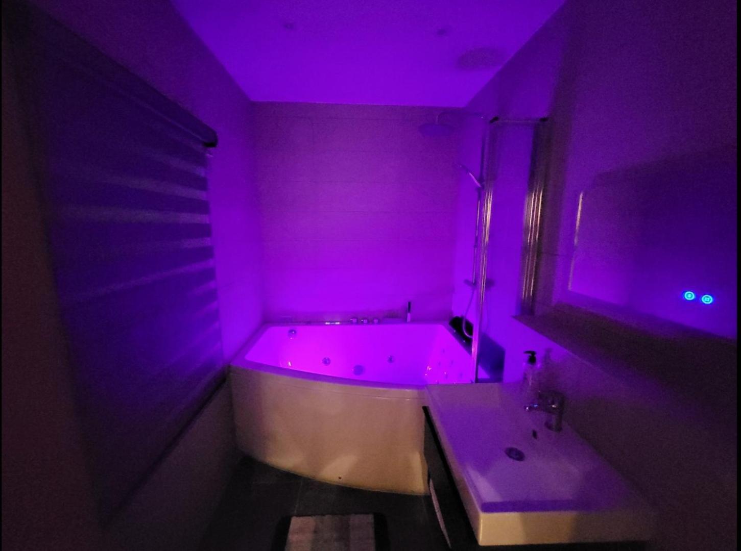 Sunset Point Apts - Aqua Therapy Apartment