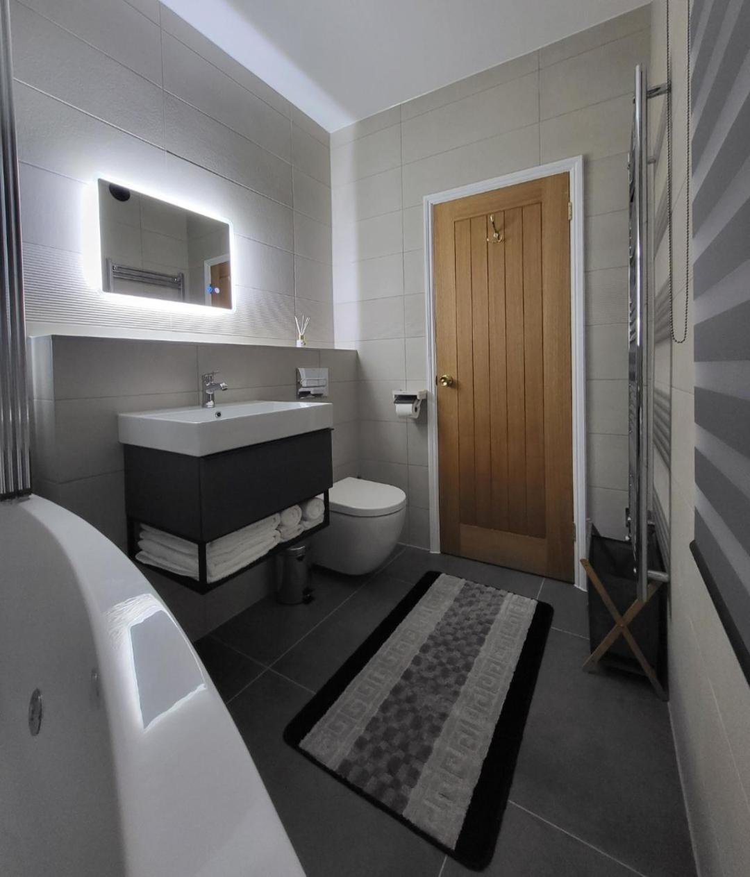 Sunset Point Apts - Aqua Therapy Apartment Margate